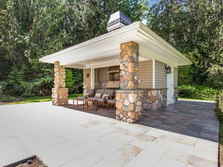 outdoor-kitchens